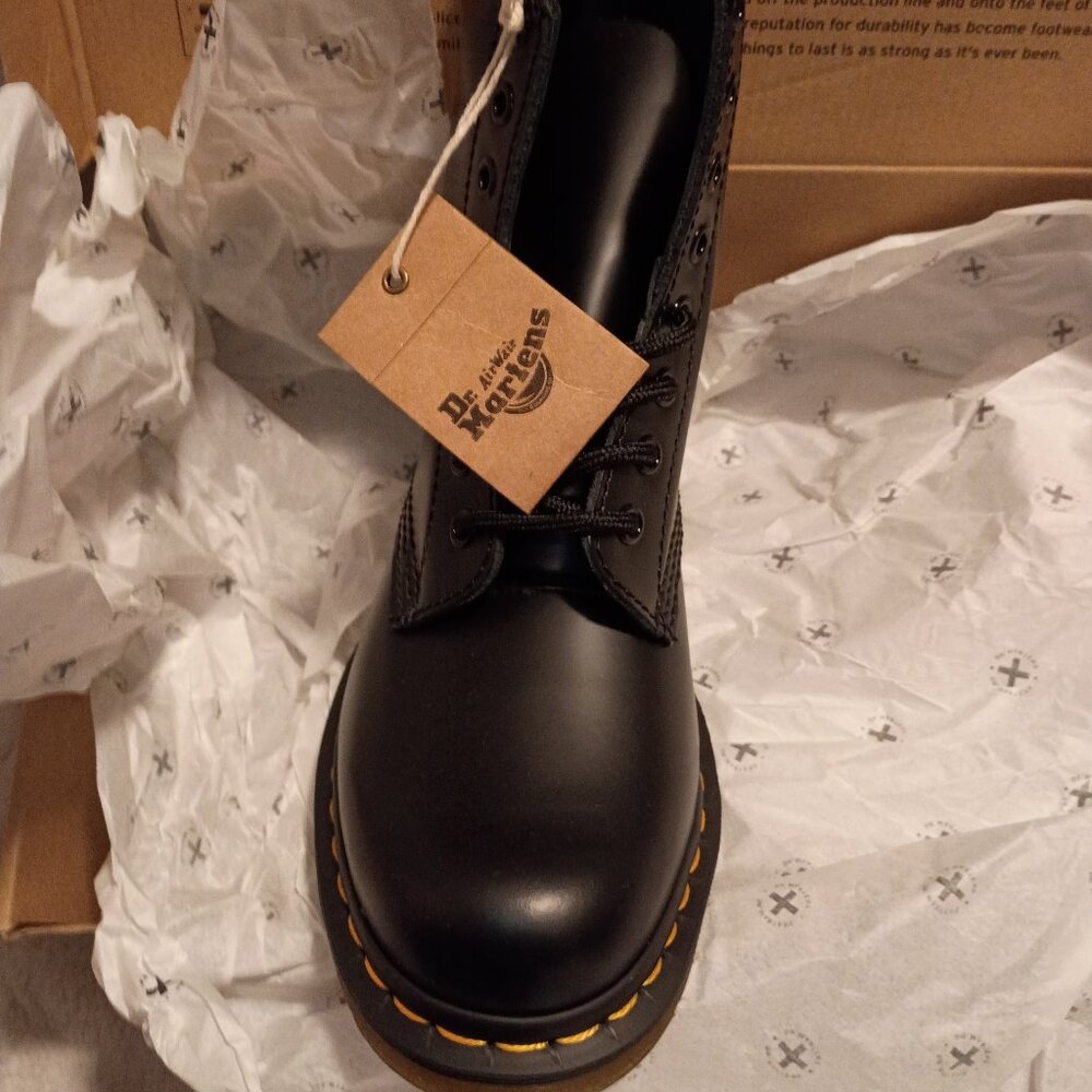 NWB/Dr Martens 1460, Black 8 Eyelets, Yellow Stitching, Men's 6/ Women's 7